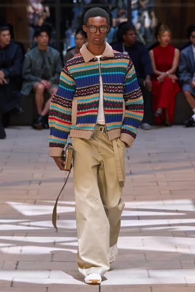 Look 35